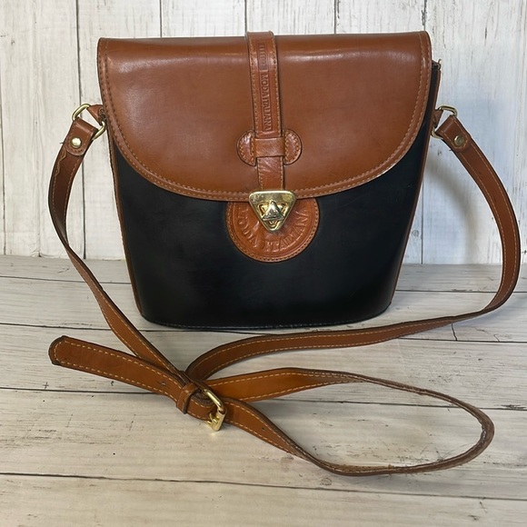 Vintage Moda Italiana Leather Black and Brown Turnlock Crossbody Bucket Bag - Picture 1 of 13